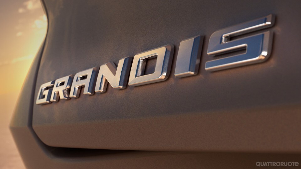 2025-mitsubishi-grandis-01 2025-mitsubishi-grandis-01