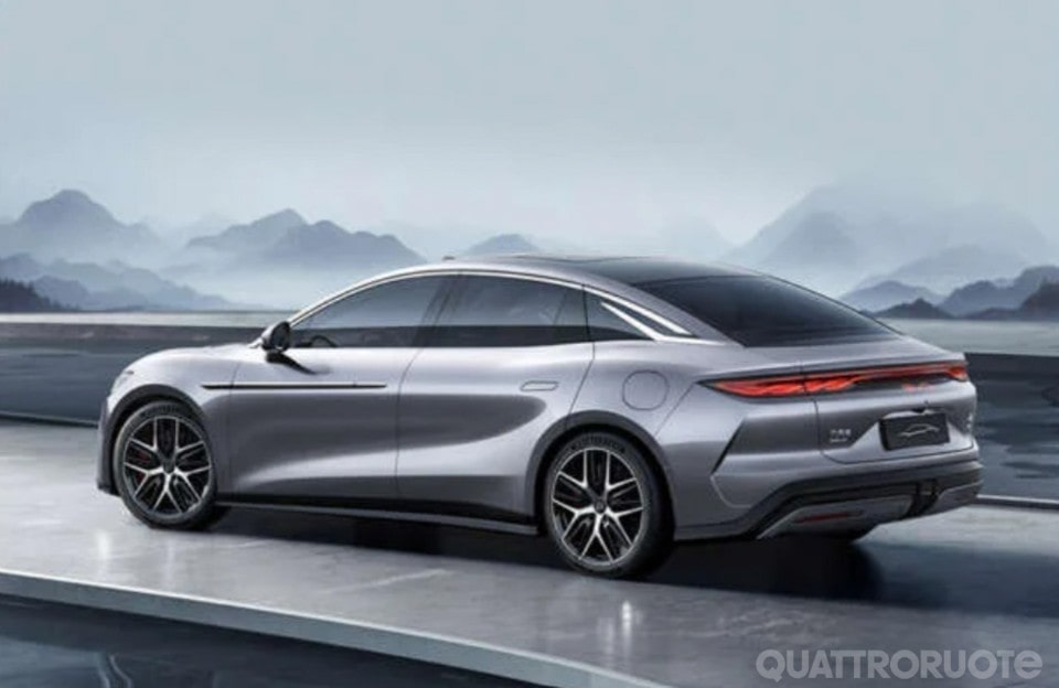 Le nuove Han L e Tang L con ricarica a un megawatt