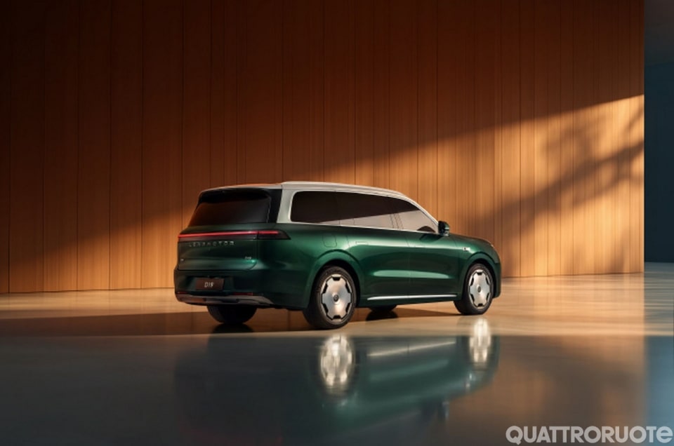 Leapmotor D19, l'ammiraglia con batterie extralarge