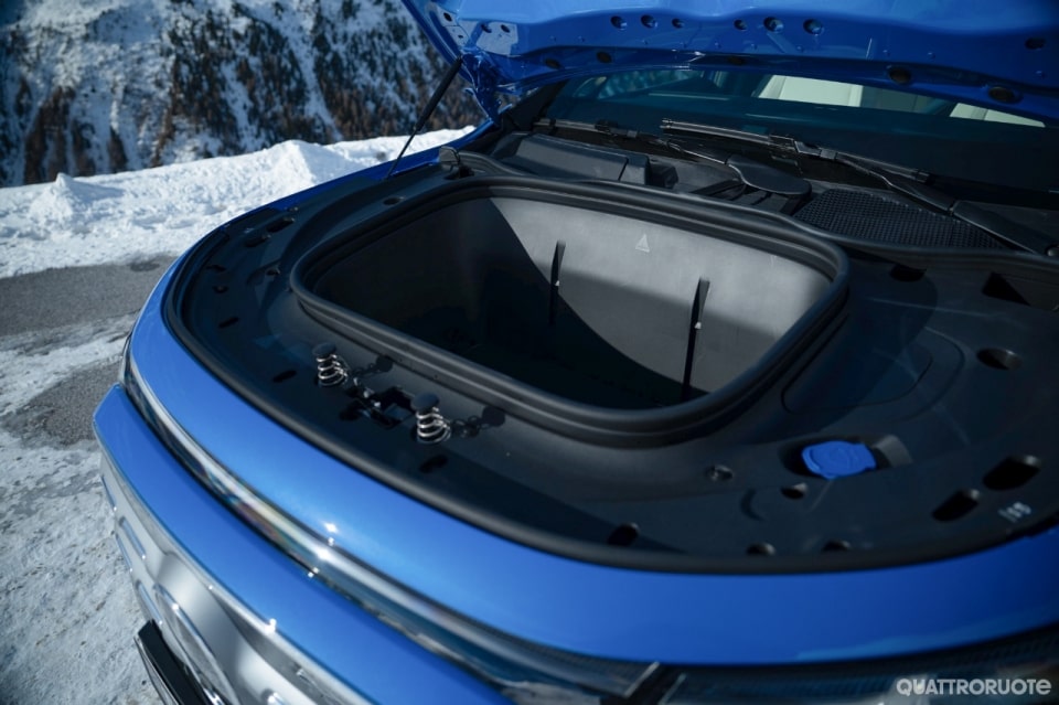 Ibrida o elettrica, più grande e spaziosa: ecco la nuova GLB - VIDEO