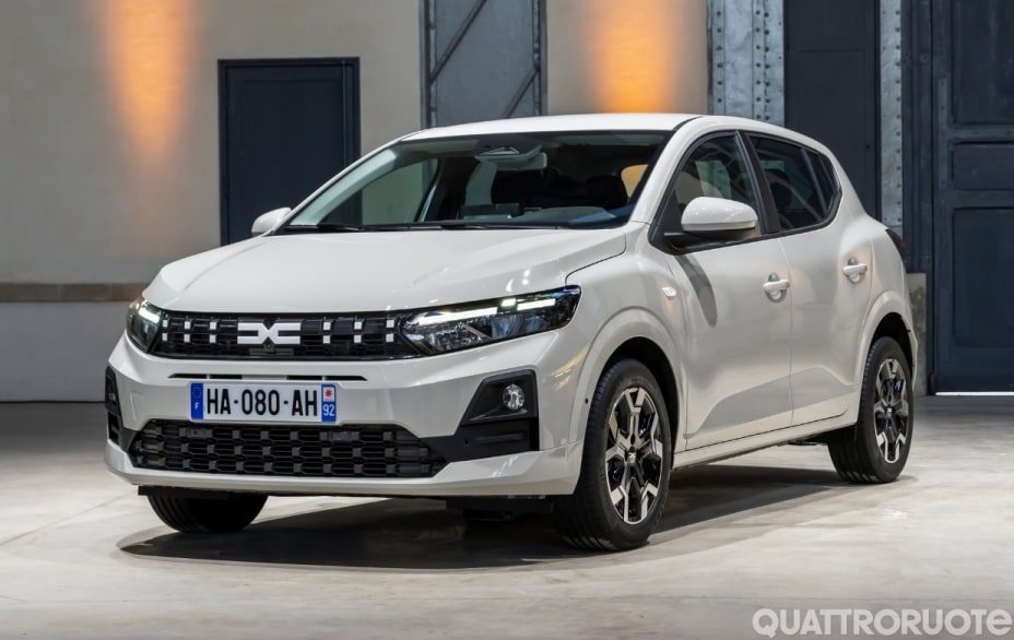 Sandero 2026, arriva il full hybrid: le novità e i prezzi di Streetway e Stepway - VIDEO