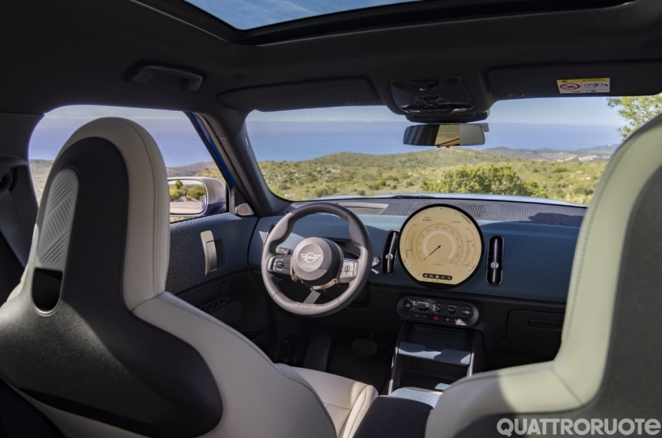 Mini Countryman elettrica: l'aggiornamento la porta oltre i 500 km di autonomia