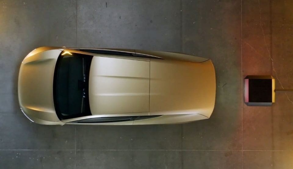 Tesla, prodotto il primo Cybercab: ma il robotaxi senza volante non può ancora circolare