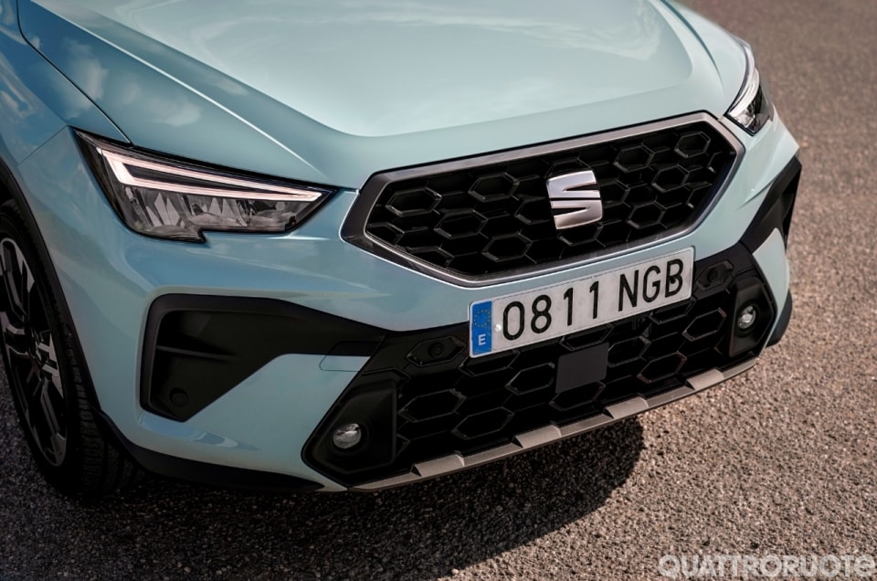 Nuova Seat Arona MY 2026 debutta in Italia: allestimenti, motori e prezzi