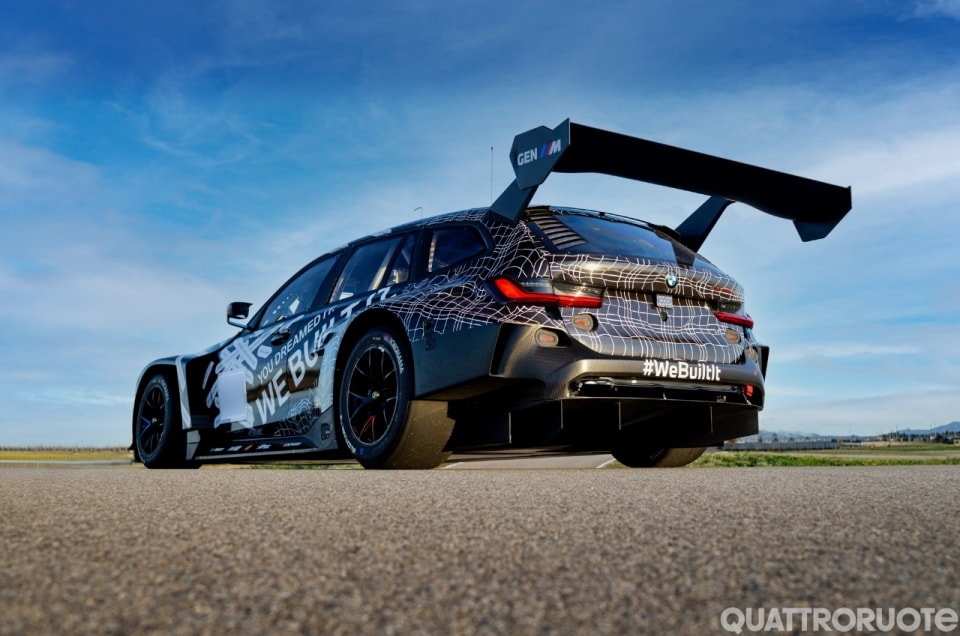 Era uno scherzo, ora no: la BMW M3 Touring 24H correrà davvero alla 24 Ore del Nürburgring