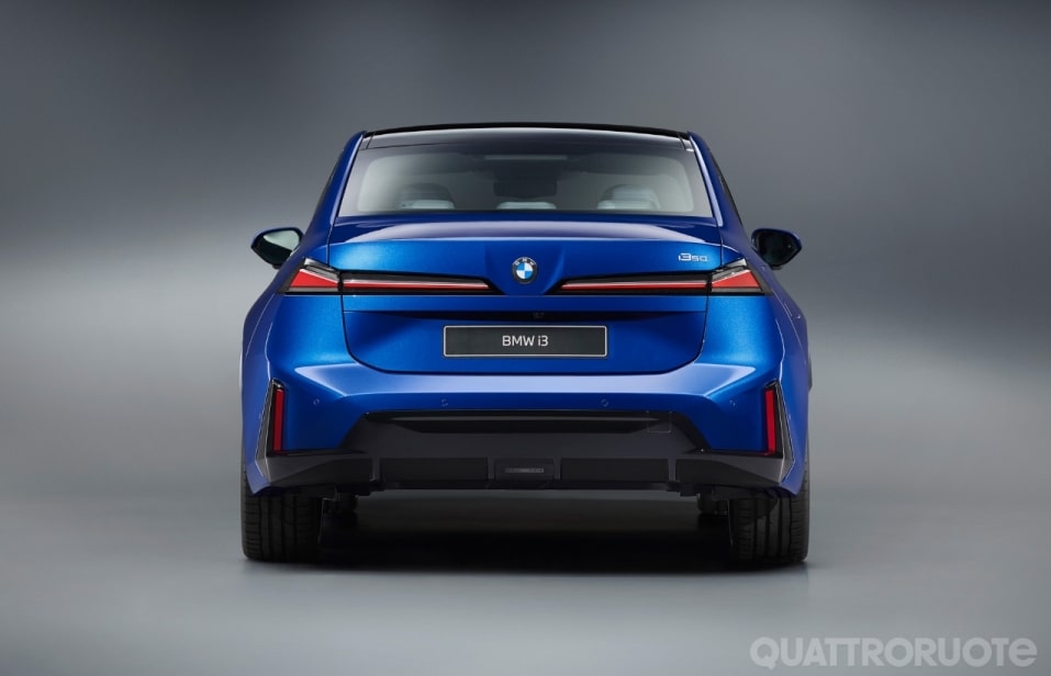 BMW i3 Neue Klasse, la nuova Serie 3 elettrica promette 900 km di autonomia - VIDEO