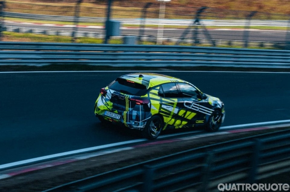 Opel Corsa GSE: l'elettrica inizia i test nell'Inferno Verde del Nürburgring 