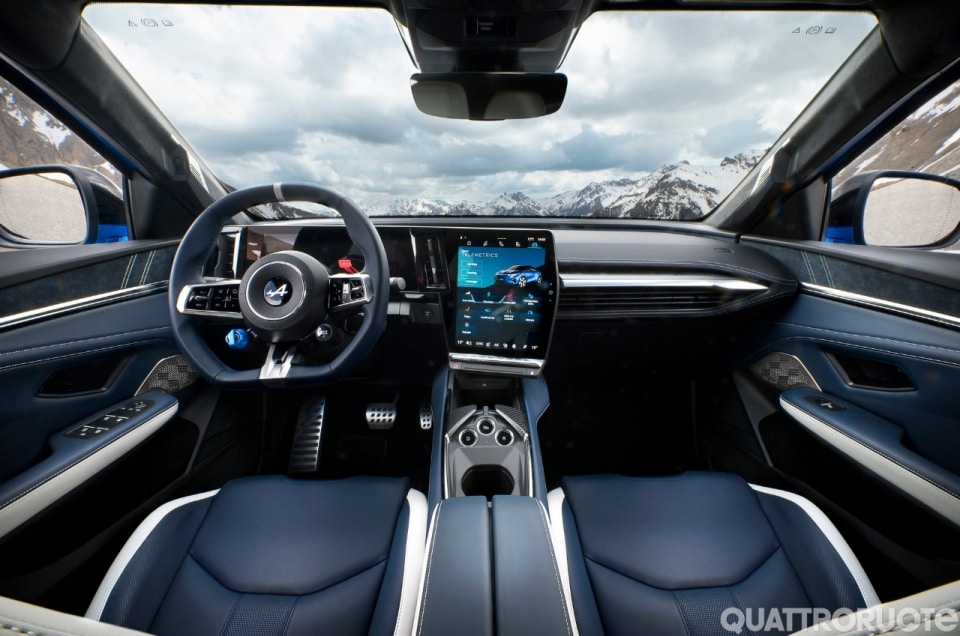 Alpine A390, ordini aperti: 400 CV e tre motori elettrici da 67.500 euro