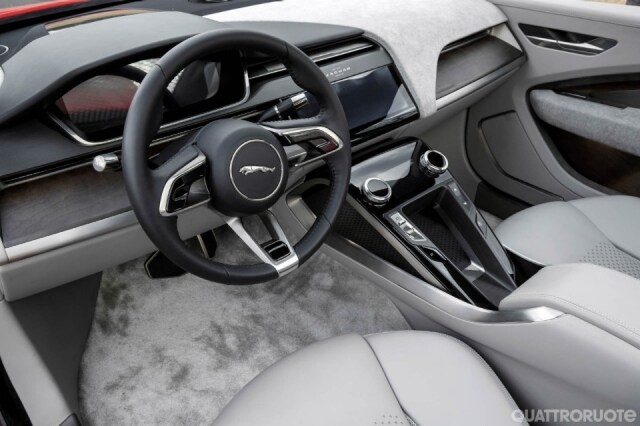 In esclusiva a tu per tu con la I-Pace