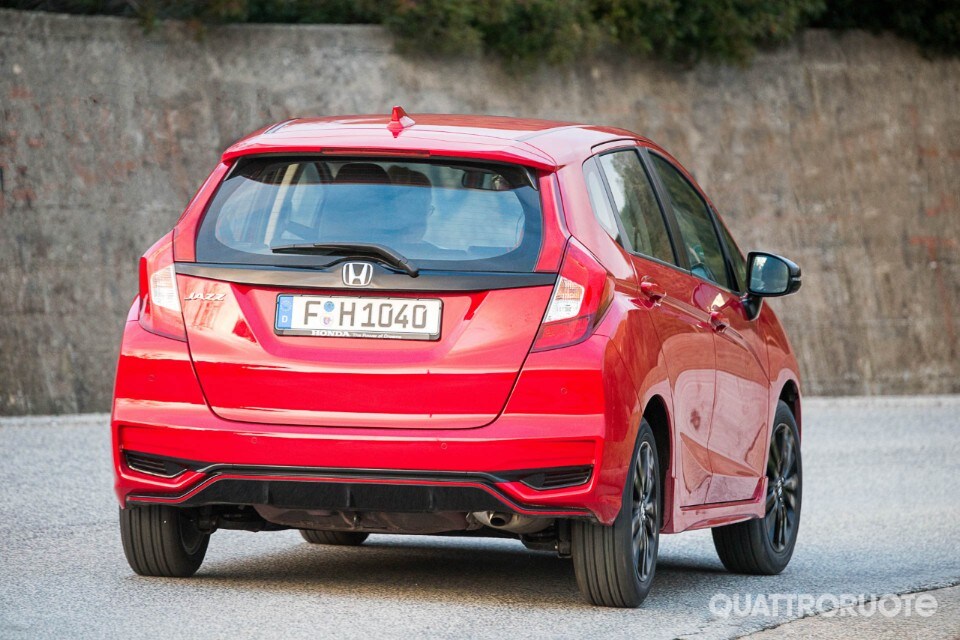 Al volante della 1.5 Dynamic Navi Adas