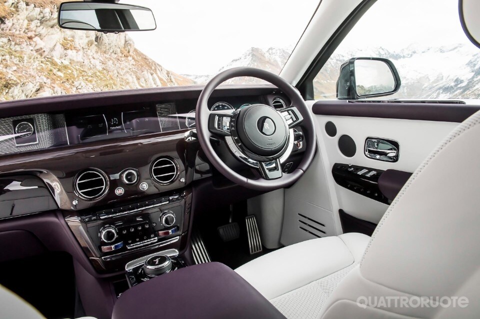 2018-Rolls-Royce-Phantom-26 2018-Rolls-Royce-Phantom-26