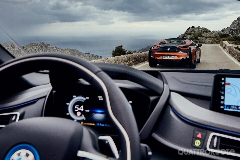 Al volante della Roadster - VIDEO