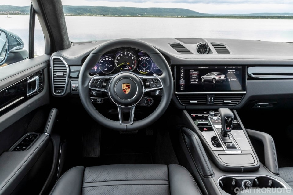 2018-Porsche-Cayenee-e-hybrid-42 2018-Porsche-Cayenee-e-hybrid-42