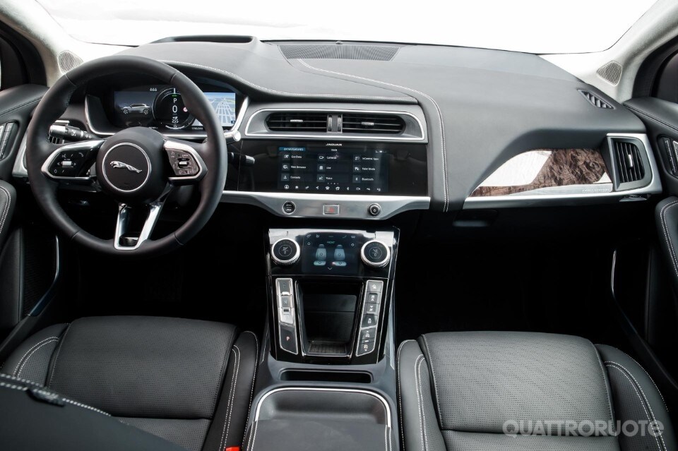 2018-Jaguar-I-Pace-46 2018-Jaguar-I-Pace-46