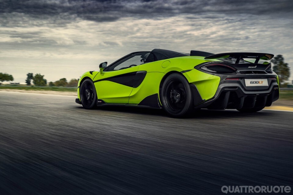 Al volante della 600LT Spider