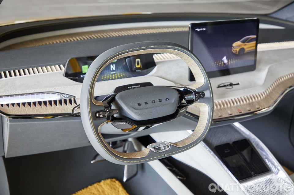 Al volante della concept elettrica