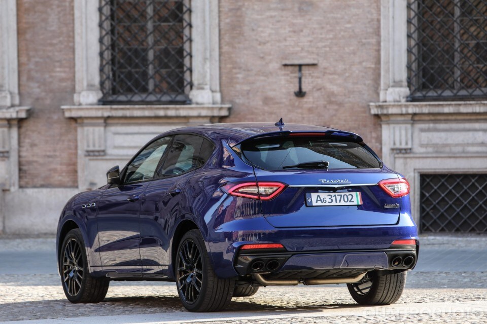 Al volante della Trofeo