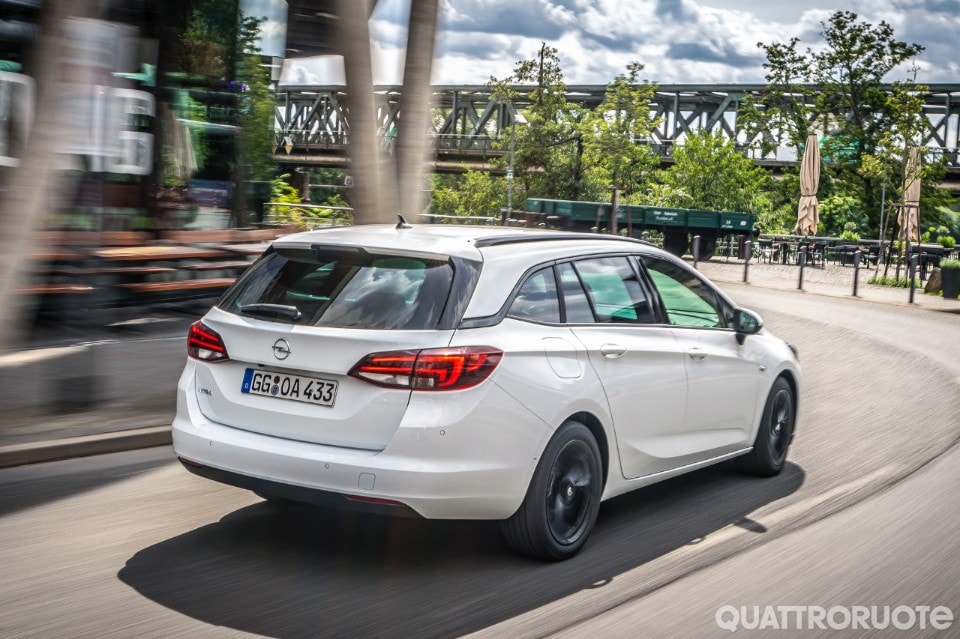 Al volante del facelift, berlina e station