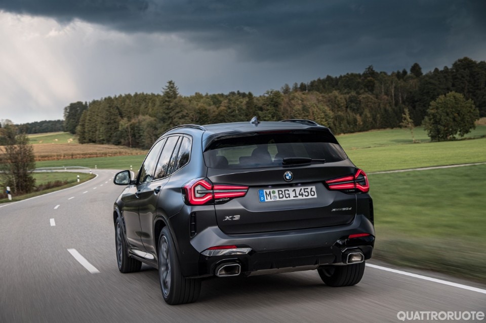 Un restyling efficiente e tecnologico: ecco come va la xDrive 30d
