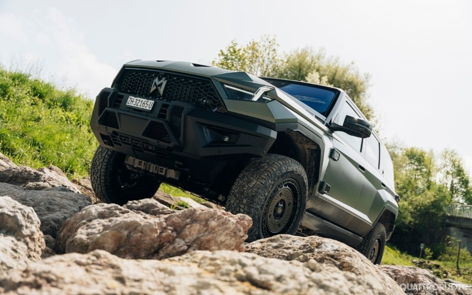 L'Hummer cinese, tra fantascienza e off-road