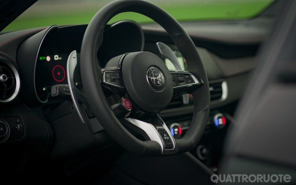 Giulia Quadrifoglio Super Sport, non fermate la giostra - VIDEO