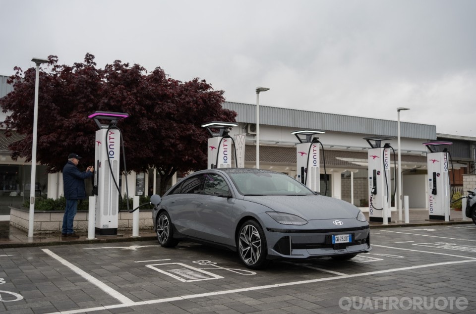 2025-Hyundai-Ioniq-800-Volt-020 2025-Hyundai-Ioniq-800-Volt-020