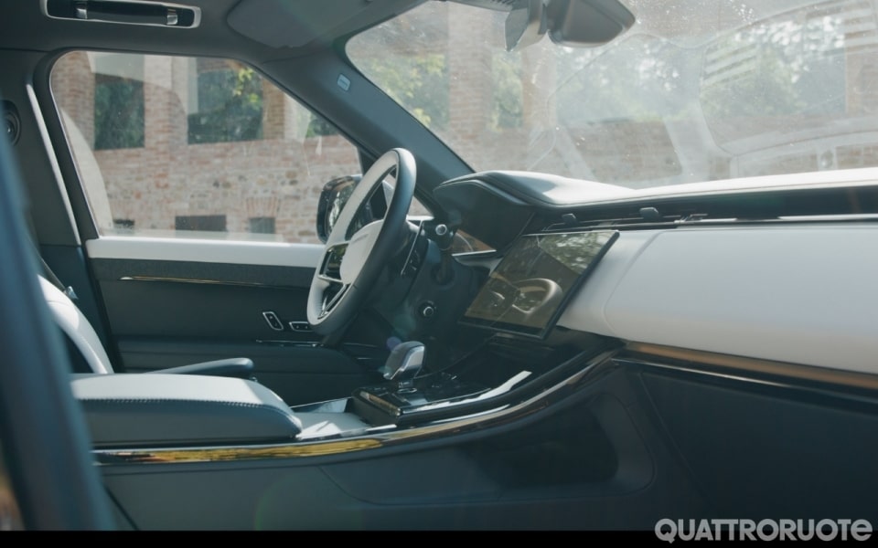 Range Rover Sport, oltre il lusso - VIDEO