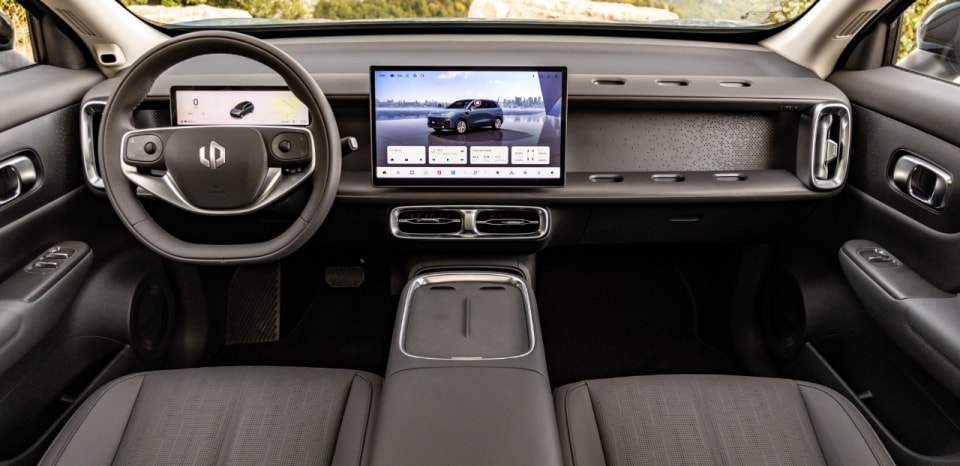 Al volante della Leapmotor B10, la C-Suv elettrica più economica del mercato
