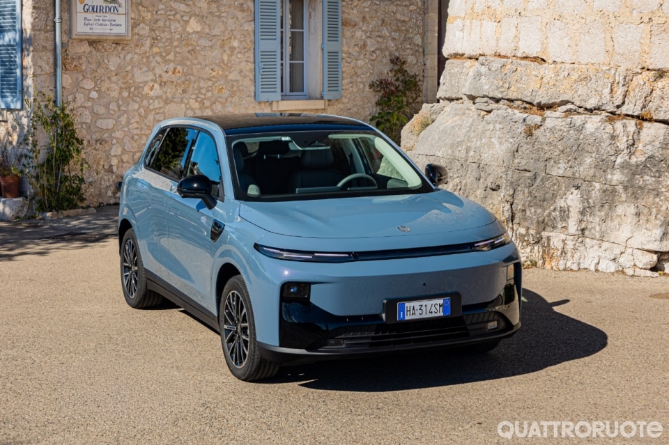 Al volante della Leapmotor B10, la C-Suv elettrica più economica del mercato