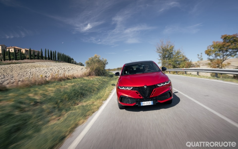 Alfa Romeo Tonale 2026, come va la plug-in hybrid Q4 - VIDEO