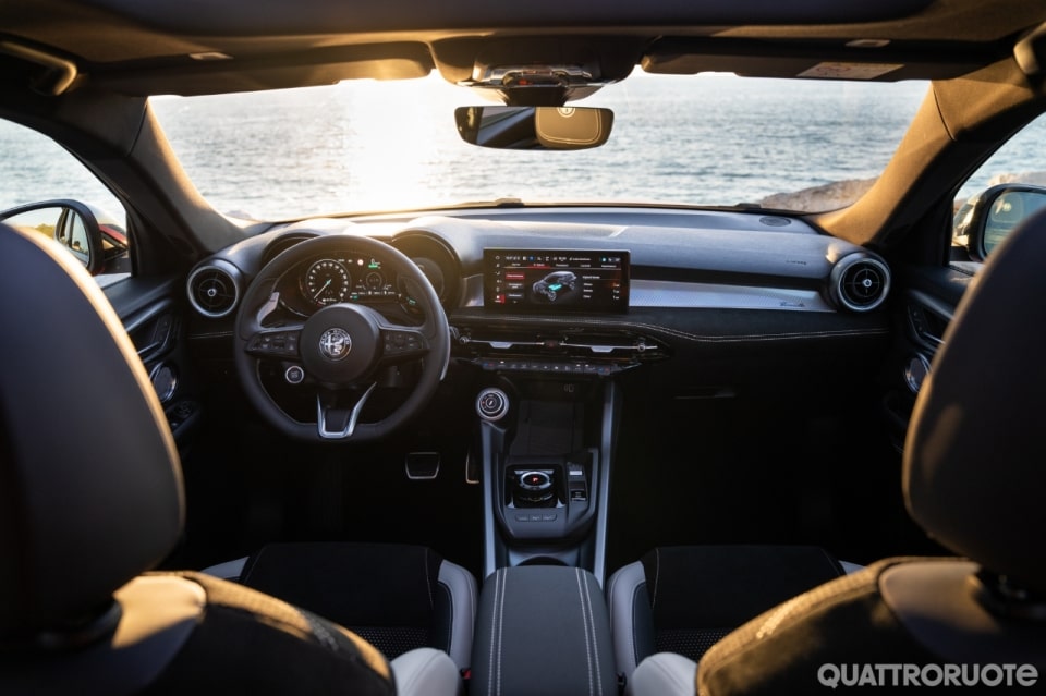 Alfa Romeo Tonale 2026, come va la plug-in hybrid Q4 - VIDEO