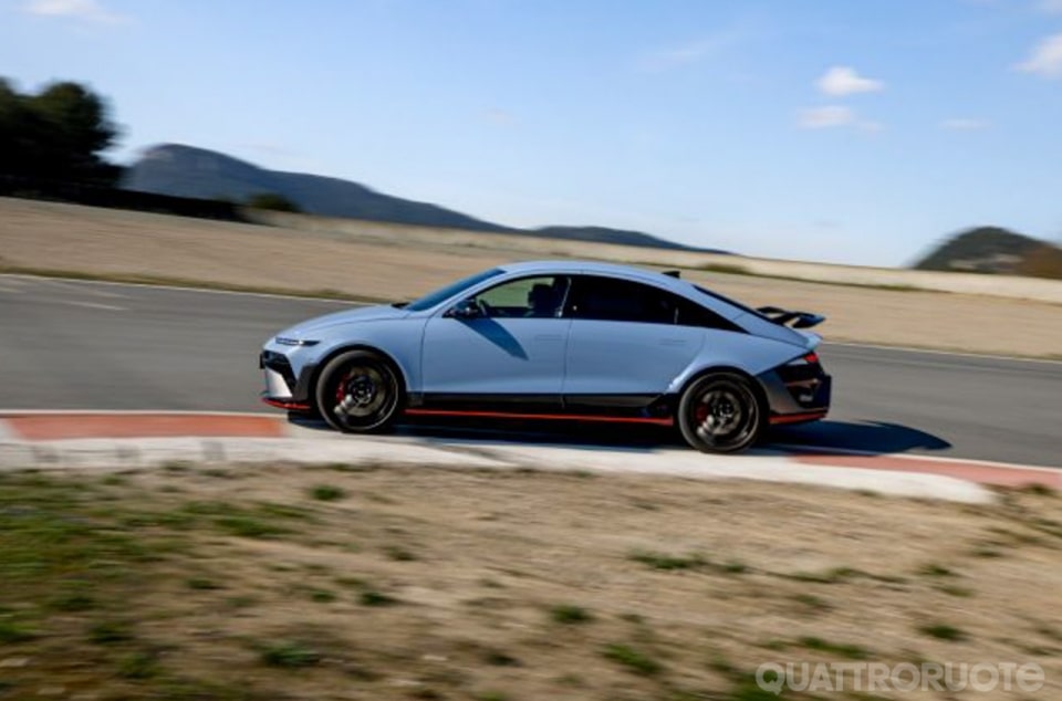 Hyundai Ioniq 6 N, l’elettrica da 650 CV con la vocazione di Gran Turismo