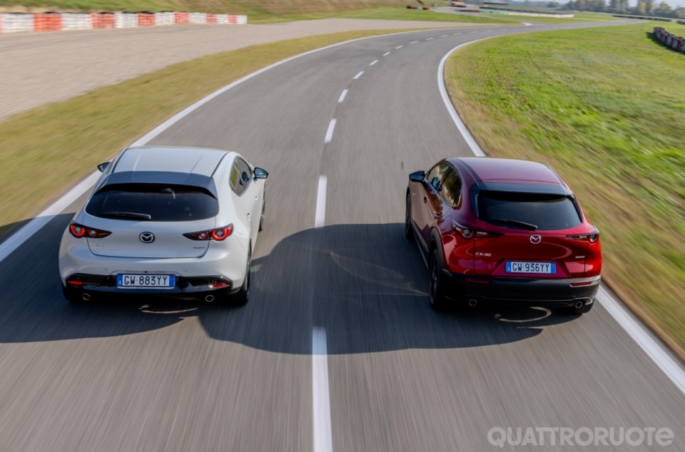 Mazda3 e CX-30: come vanno e quanto si spende col 2.5 aspirato - VIDEO