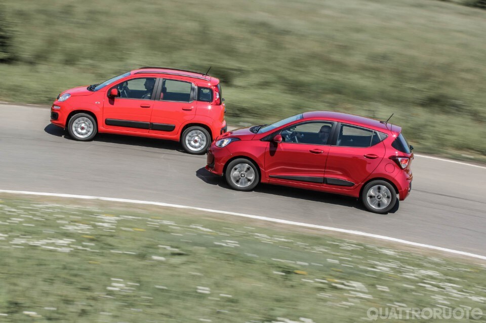 Sfida a tutto campo tra Panda e i10