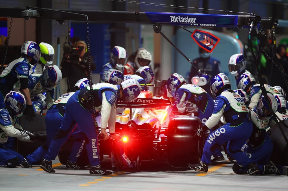 Verstappen domina, Norris secondo