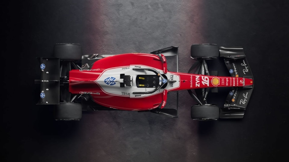 La nuova Ferrari SF-26 di Leclerc e Hamilton omaggia Lauda