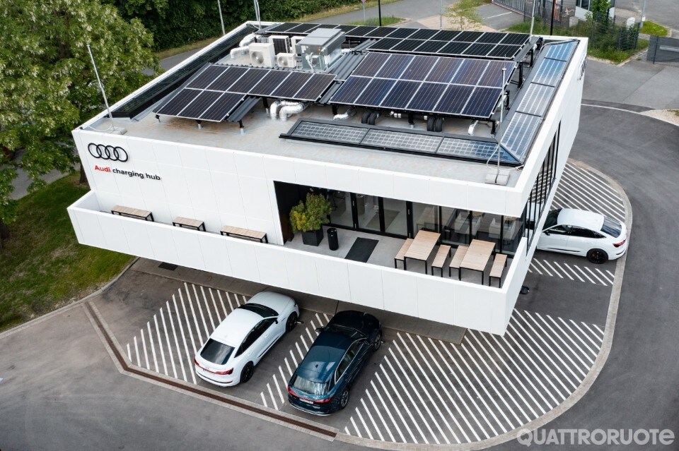 Charging Hub: la ricarica veloce (e confortevole) per la città