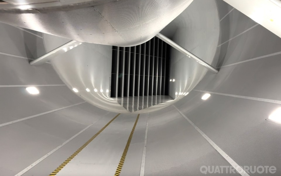 Nella galleria del vento... a 150 km/h - VIDEO