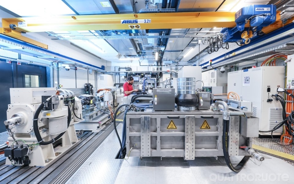 2025-Porsche-Ai-Batterie-004 2025-Porsche-Ai-Batterie-004