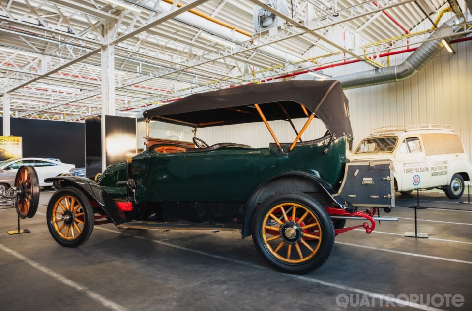Dalle balestre alle sospensioni attive, viaggio nella fabbrica di Le Mans – VIDEO