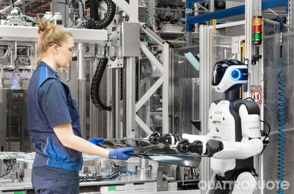 Il robot‑operaio di BMW è arrivato in Europa: ecco cosa fa Aeon, con e senza l'uomo