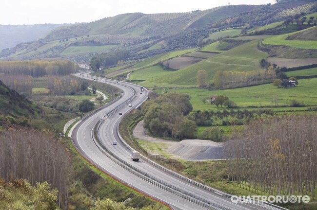Viaggio sulla nuova autostrada, che si chiamerà A2 -VIDEO