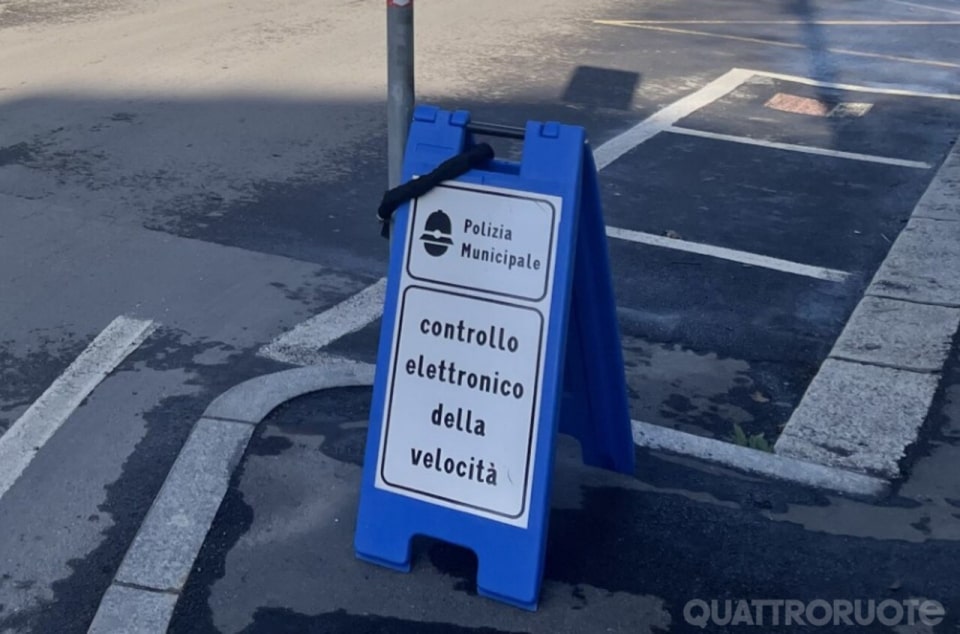 Roma, autovelox mobili nella Zona 30: multe, punti e rischi per la patente