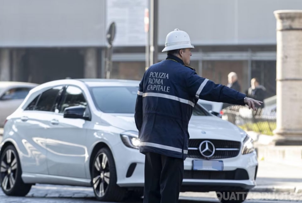 Ztl e auto elettriche 2026: chi dovrà pagare il pass da 1.000 euro e chi sarà esentato