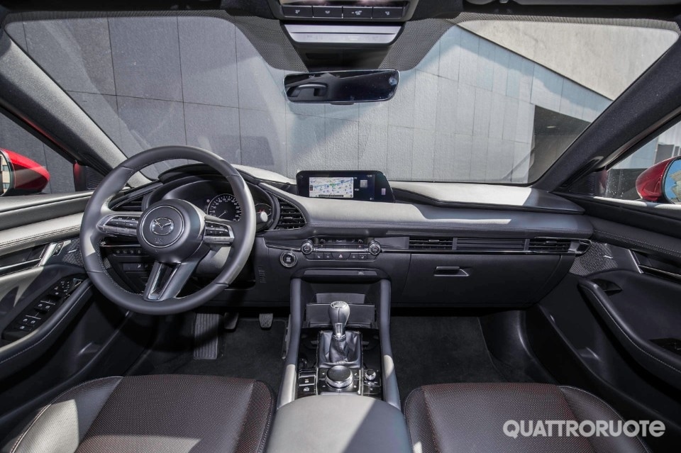 La prova della 2.0L Skyactiv-G M-Hybrid Exclusive