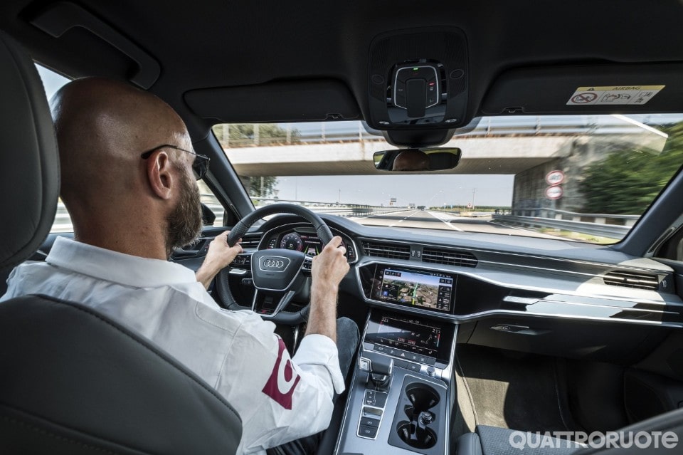 A6 55 TFSI e, familiare con la spina