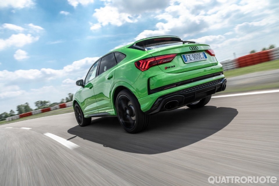 RS Q3 Sportback, va forte con il cinque cilindri - VIDEO