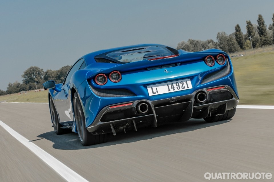 F8 Tributo, puro piacere di guida - VIDEO