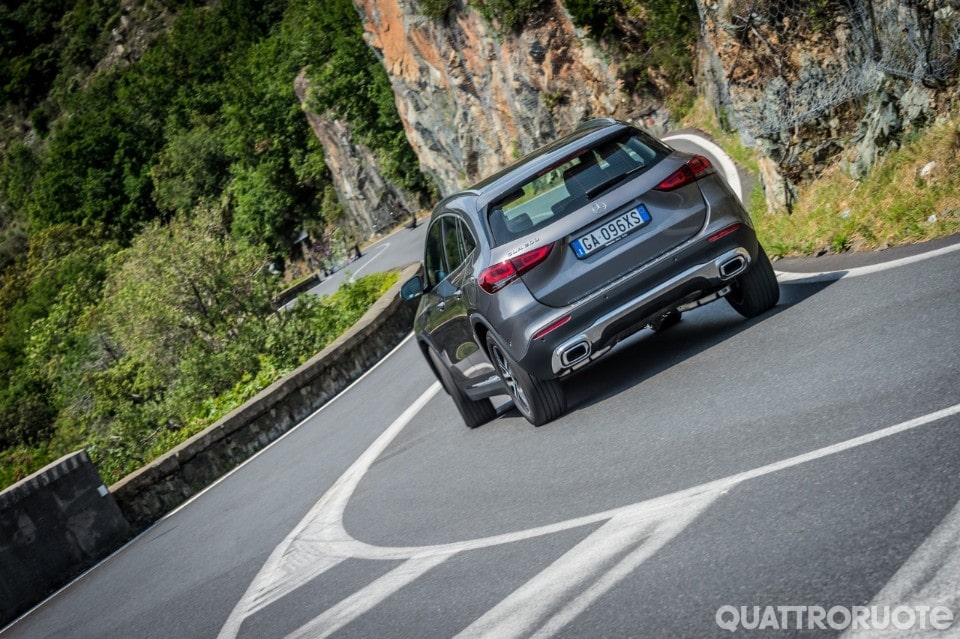 La Suv cambia rotta - VIDEO