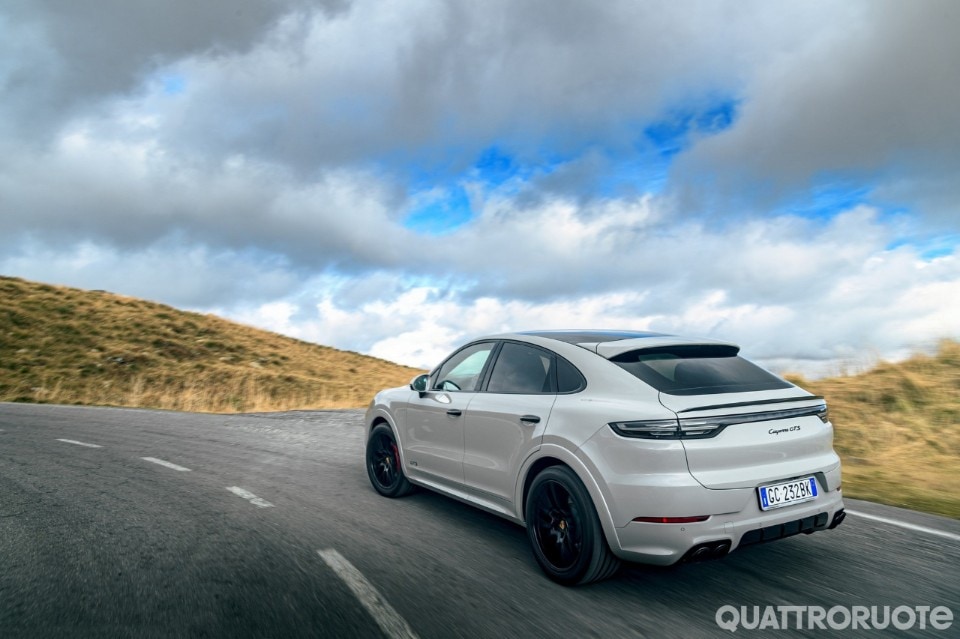 Cayenne Coupé GTS, prestazioni al top con il V8